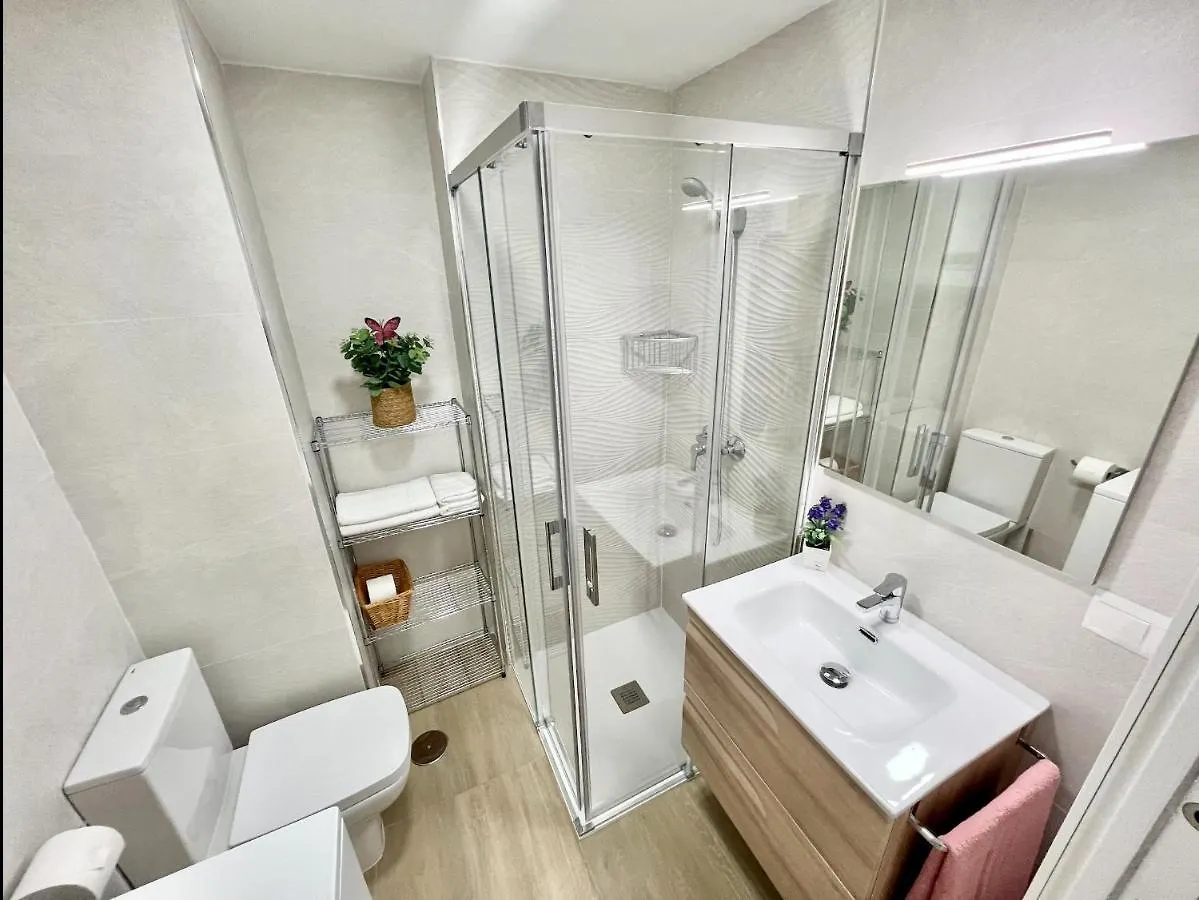 Precioso Estudio Con Piscina, Junto A La Playa Torre Del Mar
